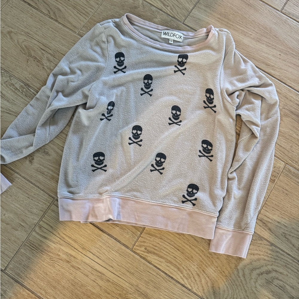 Wildfox Sweatshirt Skulls and Crossbones